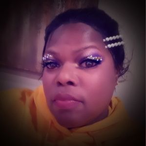 Meet your Posher, Christiba